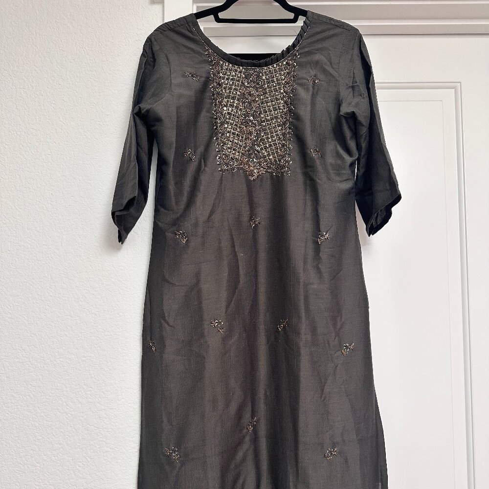 Elegant Black Kurti with Intricate Embroidery